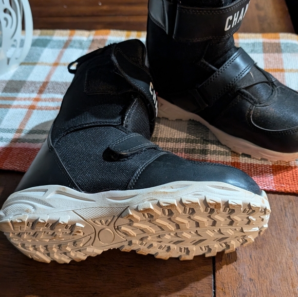 Snow boots - Picture 2 of 2